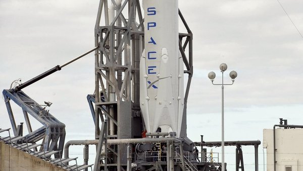 Старт ракеты Falcon 9 с космодрома во Флориде. Архивное фото