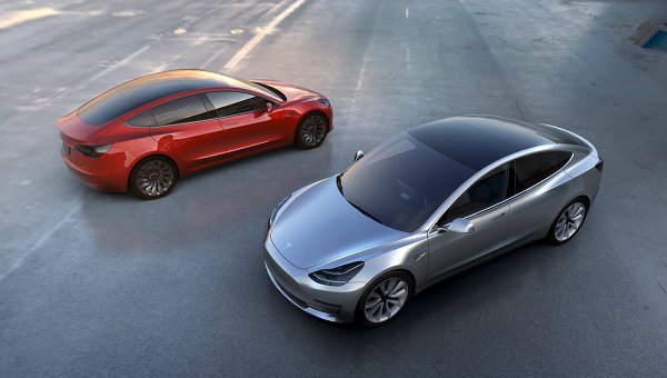 Глава компании Tesla Motors а также известный бизнесмен Илон Маск представил самую дешевую модель в продуктовом портфолио своей компании — Tesla