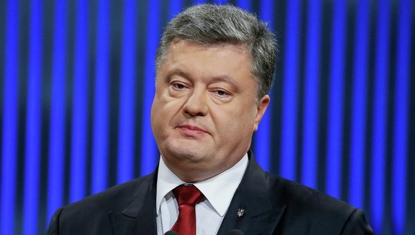 Президент Украины Петр Порошенко обвинил Россию в том, что она, по его словам, является "единственной страной в мире", которая не считает украинцев отдельным народом.