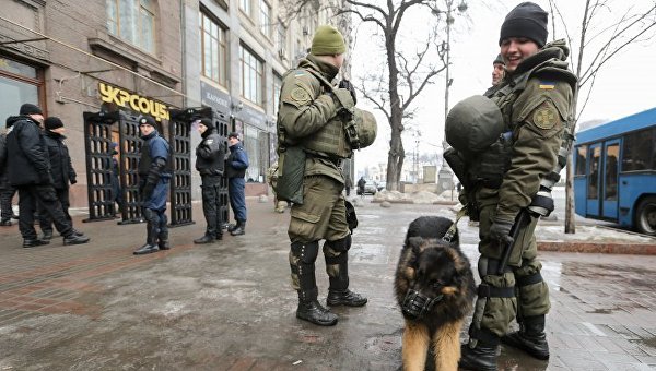 Металлоискатели и блокпосты: Киев усилит меры безопасности к годовщине погибели активистов Майдана