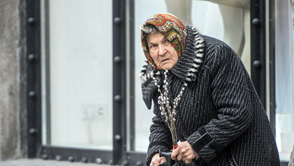 Пенсионерка в Украине. Архивное фото