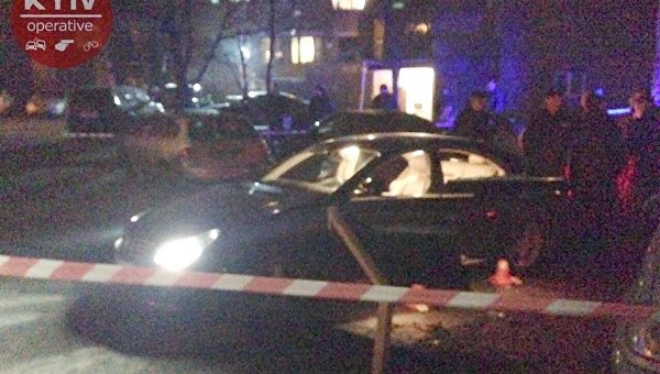 В центре Киева расстреляли Mercedes
