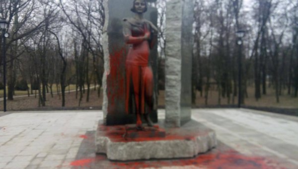 Розенко: монумент Телиге в Киеве приведут в порядок в ближайшие часы