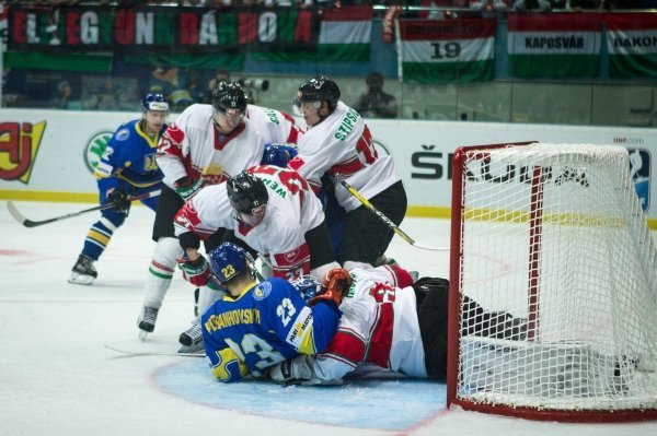 Сборная Украины по хоккею проиграла Венгрии в первом матче чемпионата мира