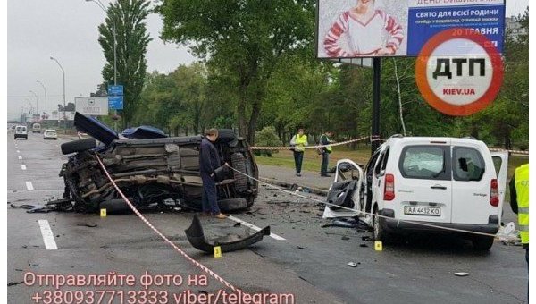 В Киеве на Броварском проспекте произошло ДТП, в котором погибли три человека