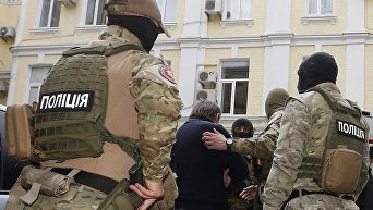 Задержанных экс-руководителей налоговой доставляют в Печерский суд