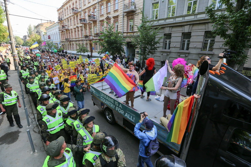 Гей-парад в Киеве: "слава Украине" радикалам не помогла