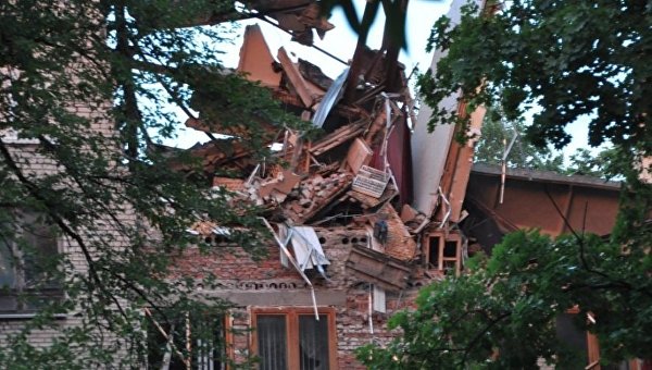 Обрушение части здания университета в Донецке