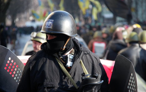 Комиссары Евромайдана берут под контроль военные части Украины