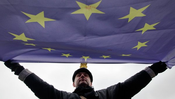 Флаг ЕС на митинге в Киеве
