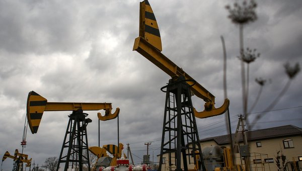 Нефть дешевеет на данных о росте числа буровых установок в США