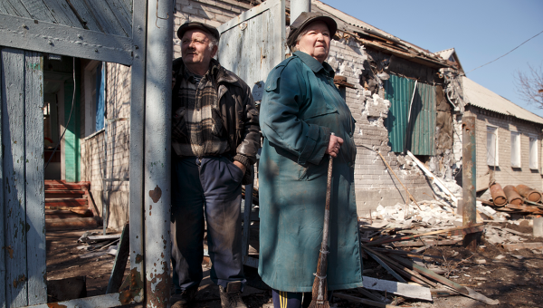 Пожилые люди в Донбассе. Архивное фото