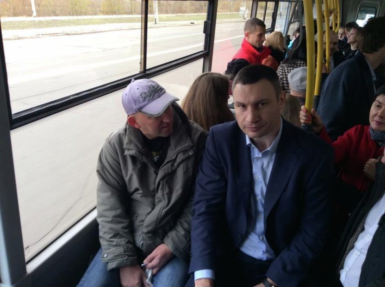 Виталий Кличко проехался в столичном автобусе