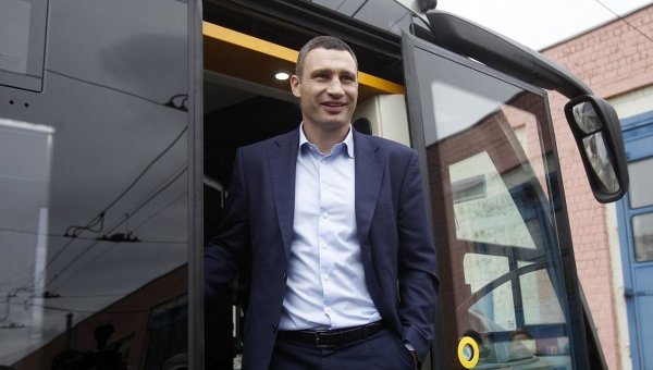 Кличко протестировал новый трамвай Электрон
