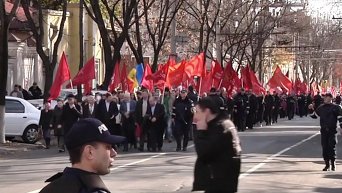 Левоцентристская оппозиция Молдавии продолжила протесты в Кишиневе. Видео