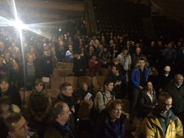 Драка на общественных слушаниях в Харькове