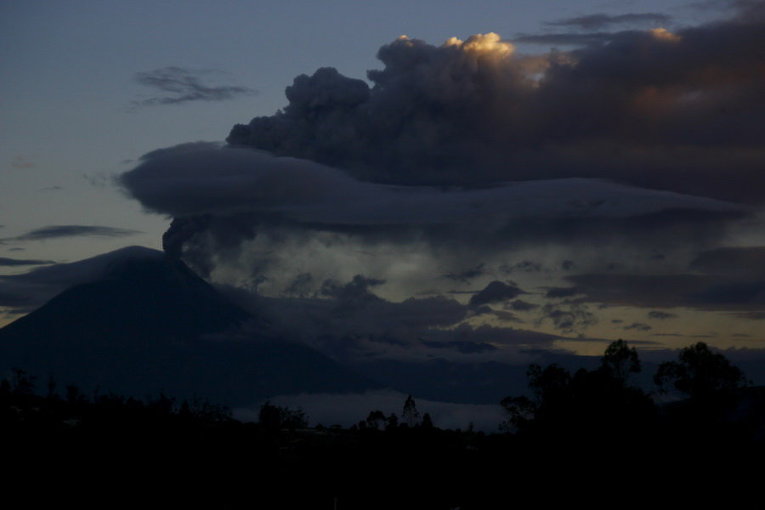 Вулкан Тунгурауа на Эквадоре