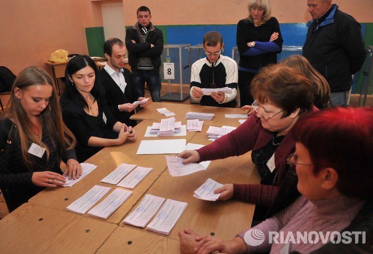 Второй тур выборов в Украине. Подсчет голосов во Львове