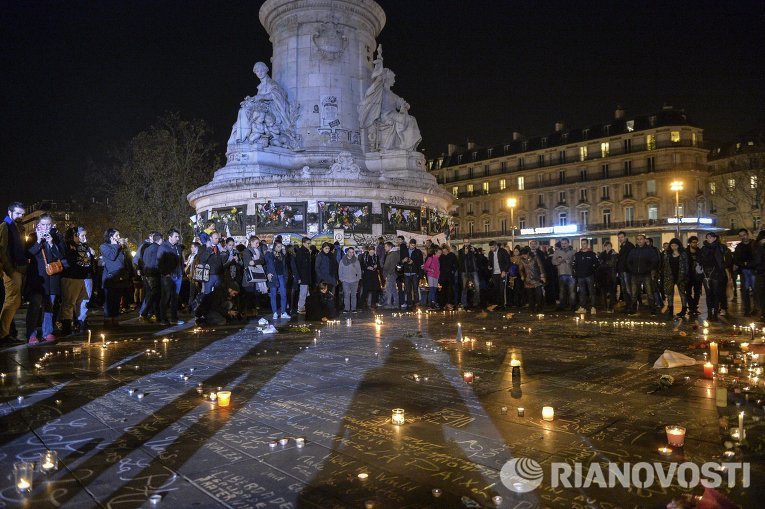 Париж после. Франция теракт 2015 свечи. 25-27 November Paris.