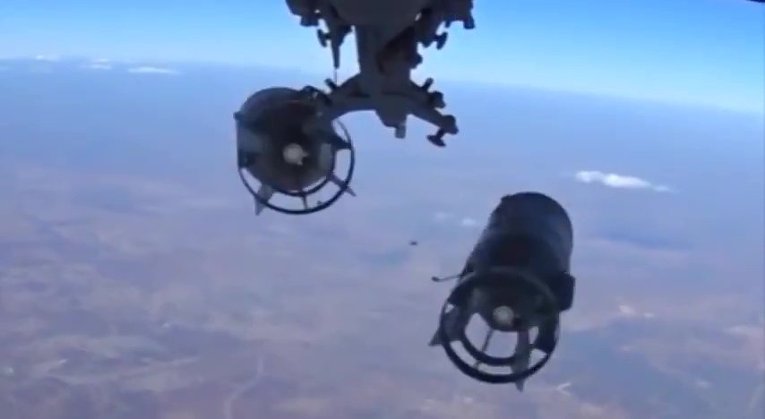 Массированный удар самолетами Дальней авиации по объектам инфраструктуры ИГ в Сирии