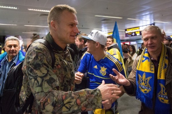 Встреча игроков сборной Украины после выхода на Евро-2016