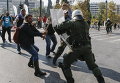 Драка фермера и офицера полиции во время демонстрации в Афинах, Греция