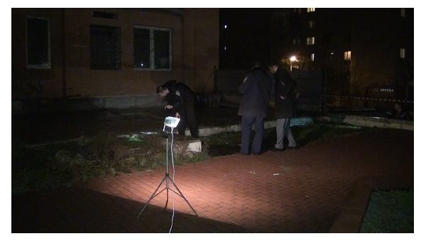 На месте стрельбы в директора НИИ судебных экспертиз Минюста в Киеве