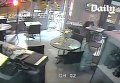Опубликовано видео с камер наблюдения парижского кафе. Видео