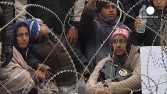 Несколько тысяч нелегальных мигрантов блокированы на греческо-македонской границе