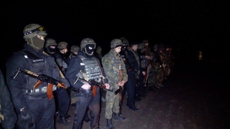 На границе с Крымом произошли столкновения между участниками блокады и НГ