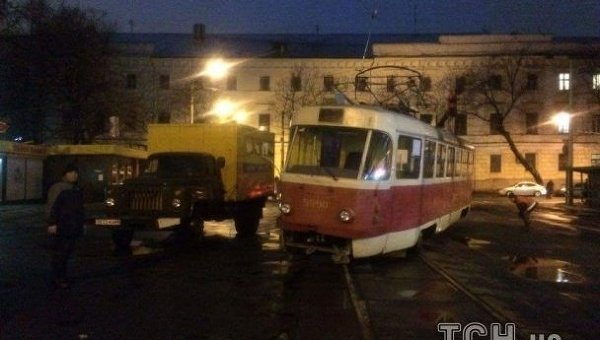 На Подоле в Киеве трамвай лишился колес