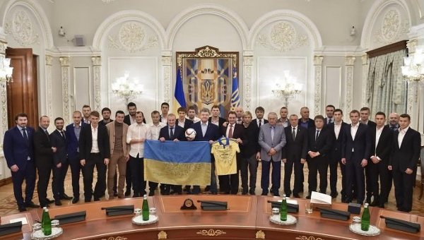 Петр Порошенко на встрече с игроками Национальной сборной Украины по футболу
