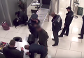 Изъятие гранаты у жителя Донбасса в столичном аэропорту. Видео