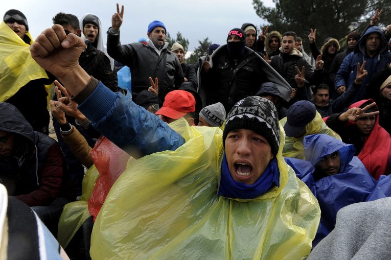 Акция протеста мигрантов на греческо-македонской границе