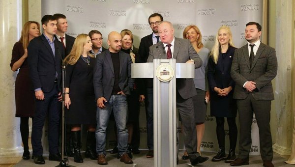 15 депутатов фракции Блок Петра Порошенко, которые создали антикоррупционную платформу