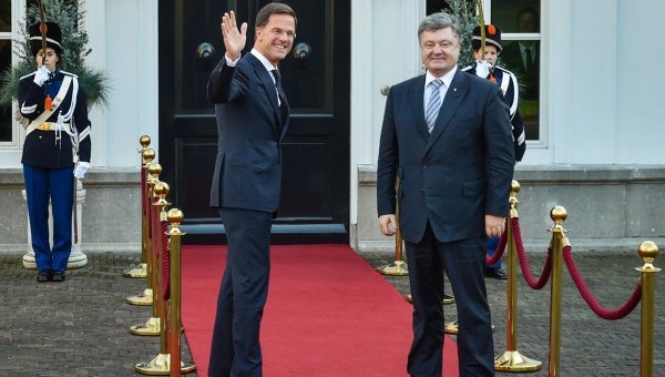 Петр Порошенко и премьер-министр Нидерландов Марк Рютте. Архивное фото