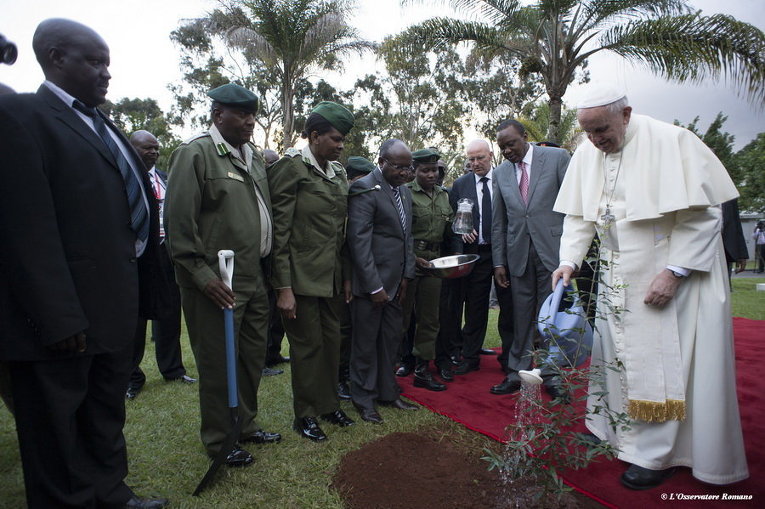 Президент Кении и Папа Франциск