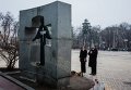 Порошенко с супругой почтили память жертв Голодомора 1932-33 гг в Украине