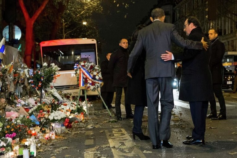 Лидеры стран почтили память жертва теракта в Париже