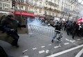 Беспорядки в Париже после демонстрации экологов накануне открытия международной конференции по климату COP21