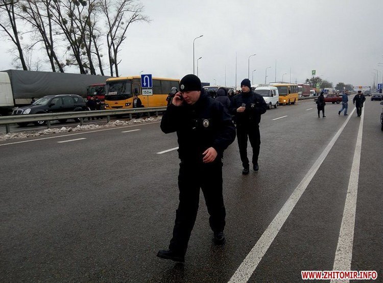 Под Житомиром кондитеры перекрыли трассу Киев-Чоп