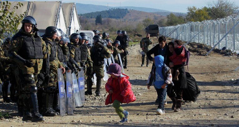 Мигранты на границы Македонии и Греции