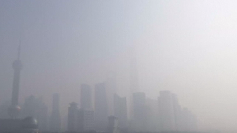 Смог в Пекине и Шанхае: уровень загрязнения превысил норму в 10 раз. Видео
