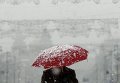 Женщина под зонтом