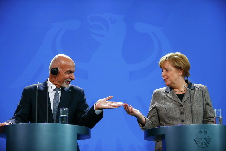 Канцлер Германии Ангела Меркель и президент Афганистана Ашраф Гани Ахмадзай в канцелярии в Берлине