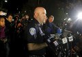 Шеф полиции Сан-Бернардино (Калифорния, США) сообщает подробности происшествия репортерам, собравшимся на месте стрельбы