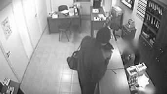 Оперативное видео ограбление банка в Киеве