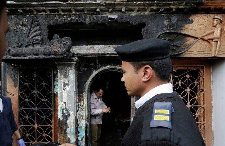 Пожар в Каире: ночной клуб забросали бутылками с горючей смесью