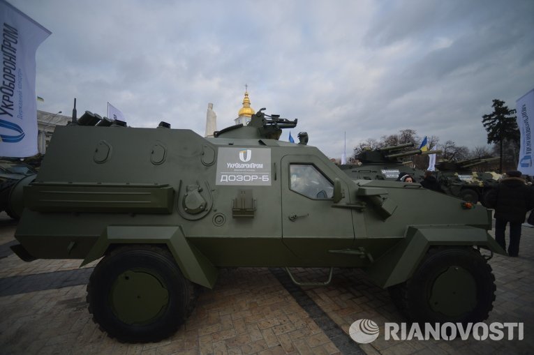 Выставка военной техники в центре Киева