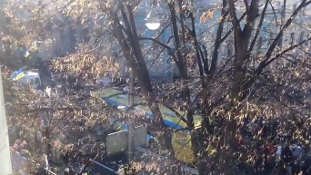 Митинг за отставку Яценюка: участники перекрыли улицу возле Рады. Видео